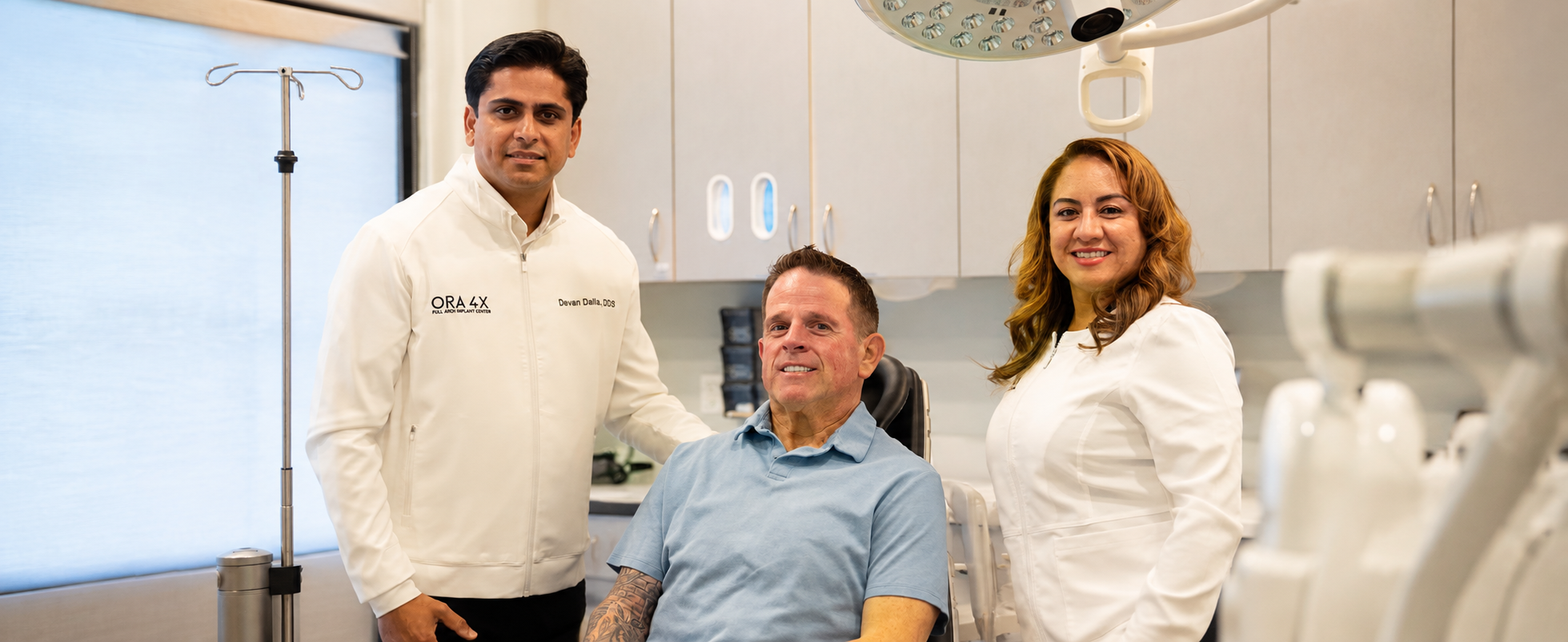 ORA 4X care team in the surgical suite with 3D imaging technology
